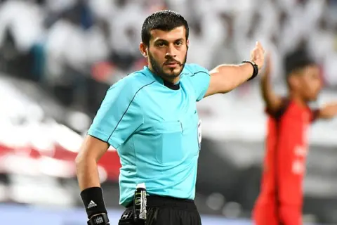 صافرة إماراتية ضمن 3 جنسيات.. حكام مباراة مصر ونيوزيلندا في كأس العالم 
